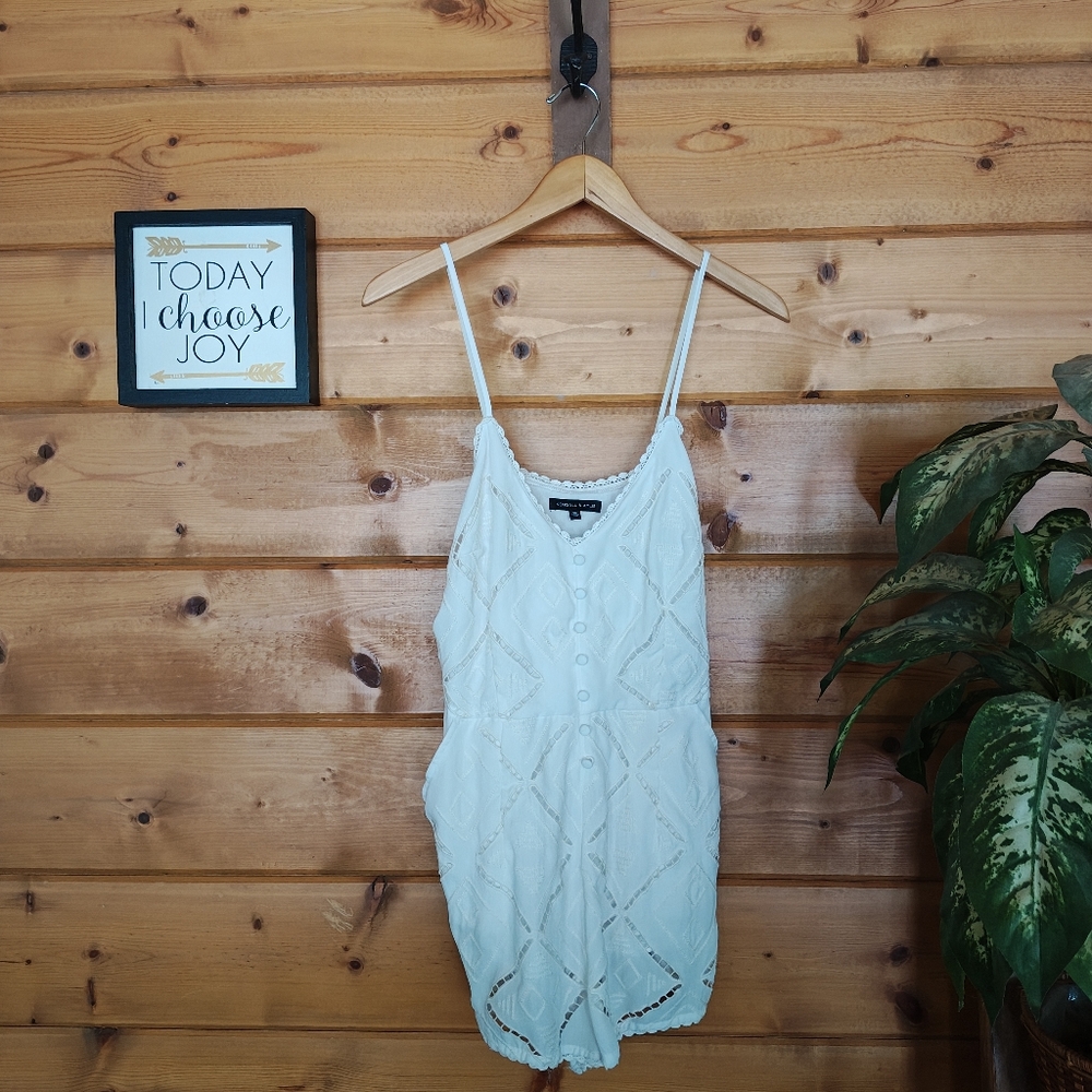 Kendall Kylie Romper White Crochet Diamonds Pocket Lined Stretch Beach Boho Sz M